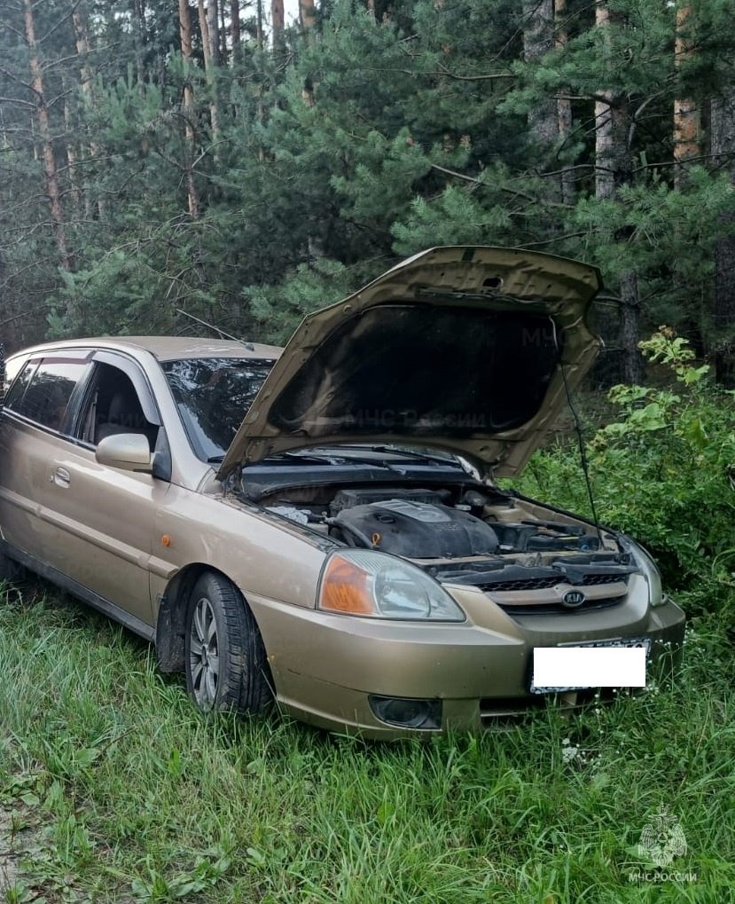 Спасатели МЧС принимали участие в ликвидации ДТП в г. Киров, автодорога «Киров-Фаянсовая»